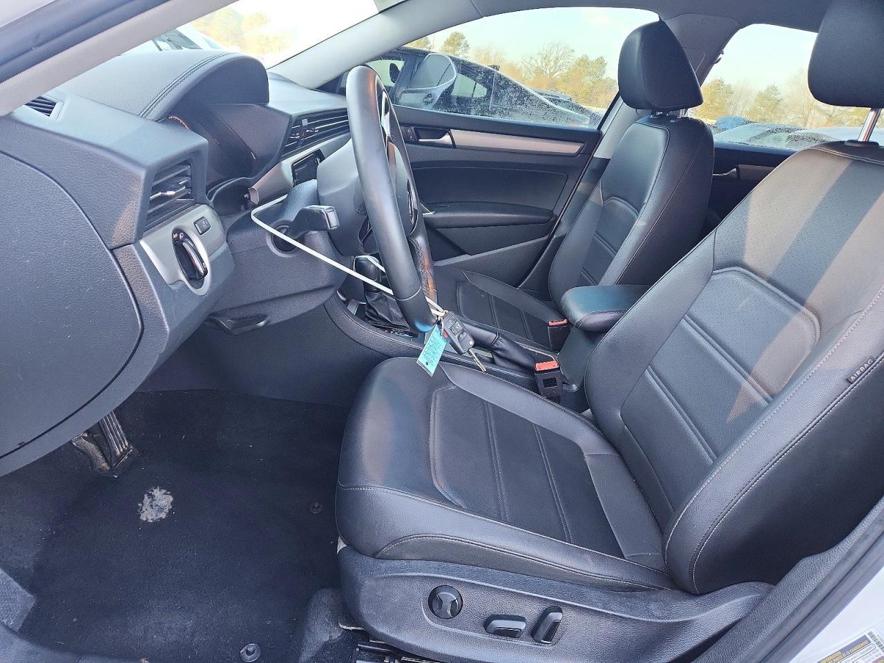 2021 VOLKSWAGEN PASSAT SE photo 7