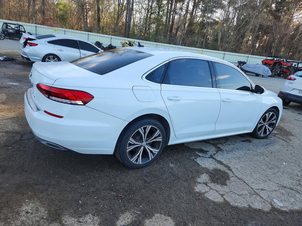 2021 VOLKSWAGEN PASSAT SE photo 3