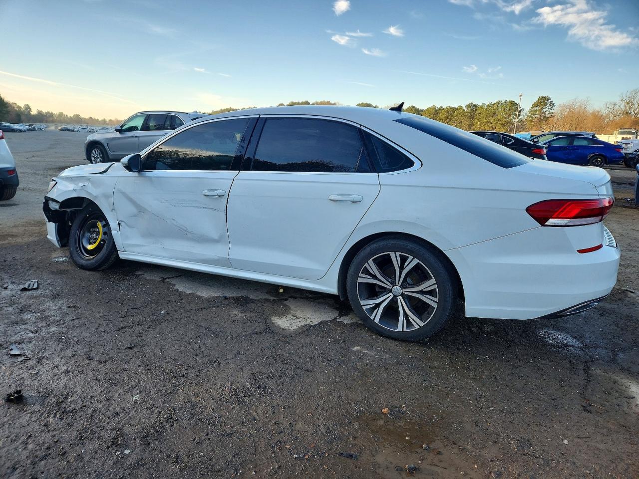 2021 VOLKSWAGEN PASSAT SE photo 2