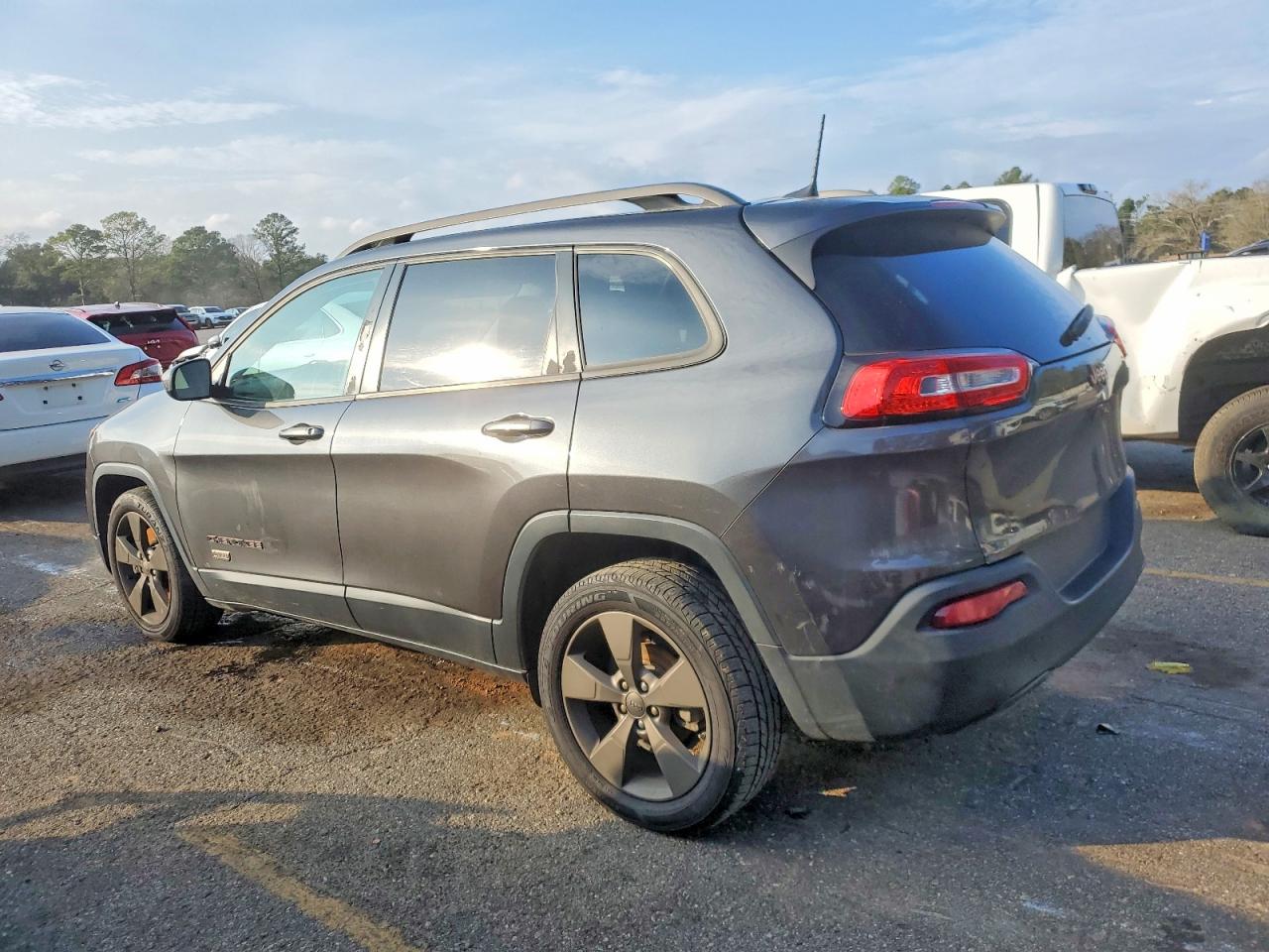 2017 JEEP CHEROKEE LATITUDE photo 2