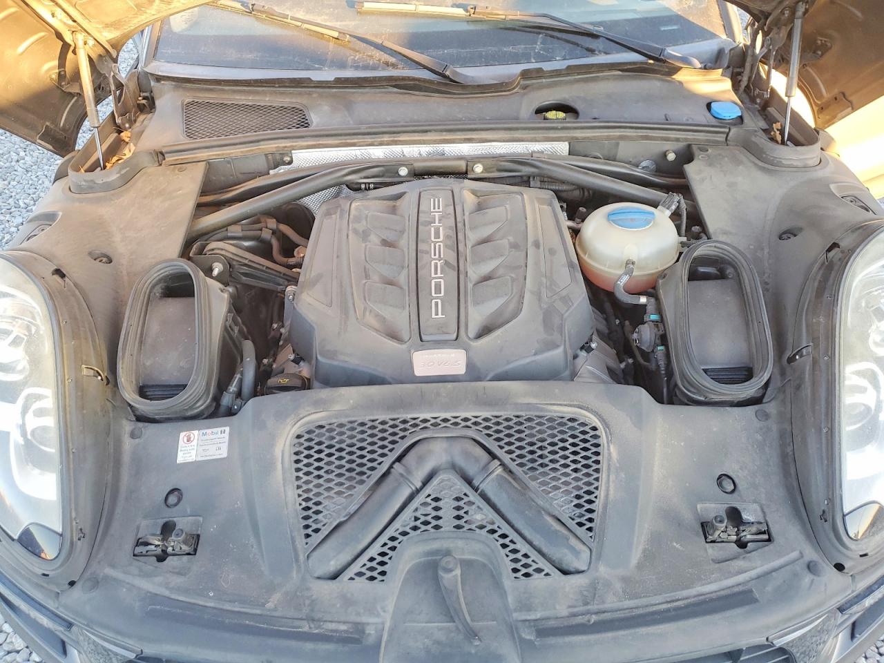 2016 PORSCHE MACAN S photo 12