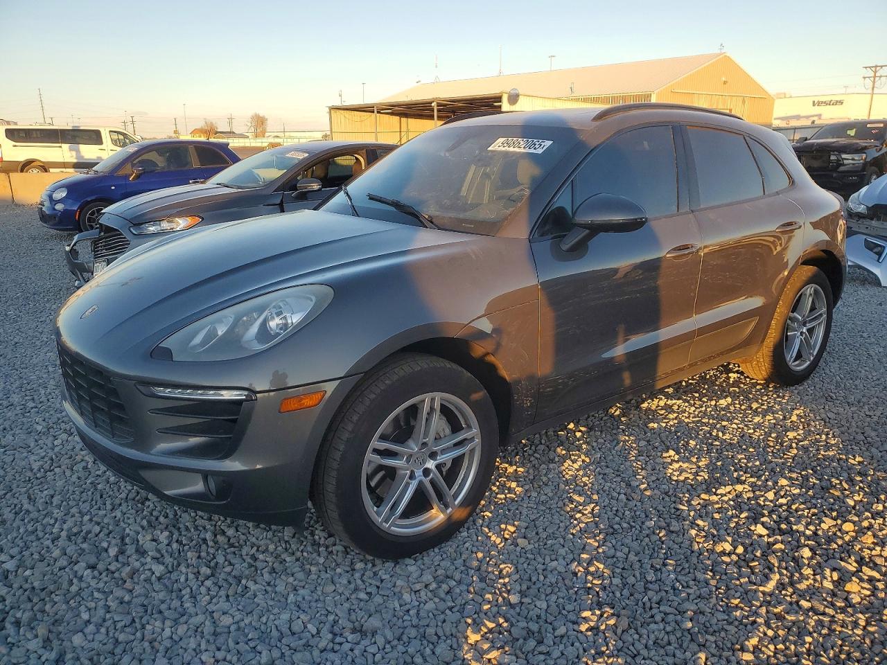 2016 PORSCHE MACAN