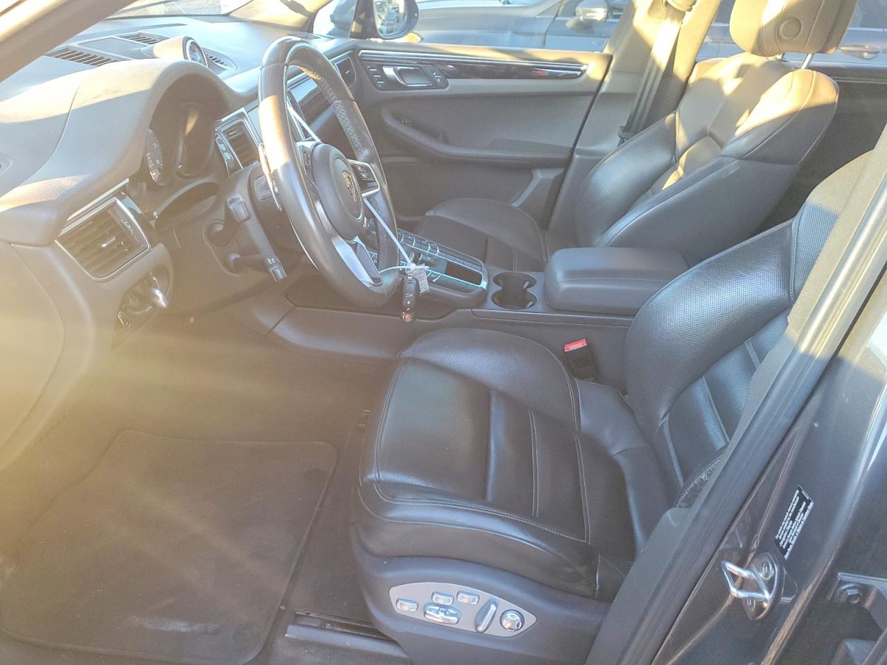 2016 PORSCHE MACAN S photo 7