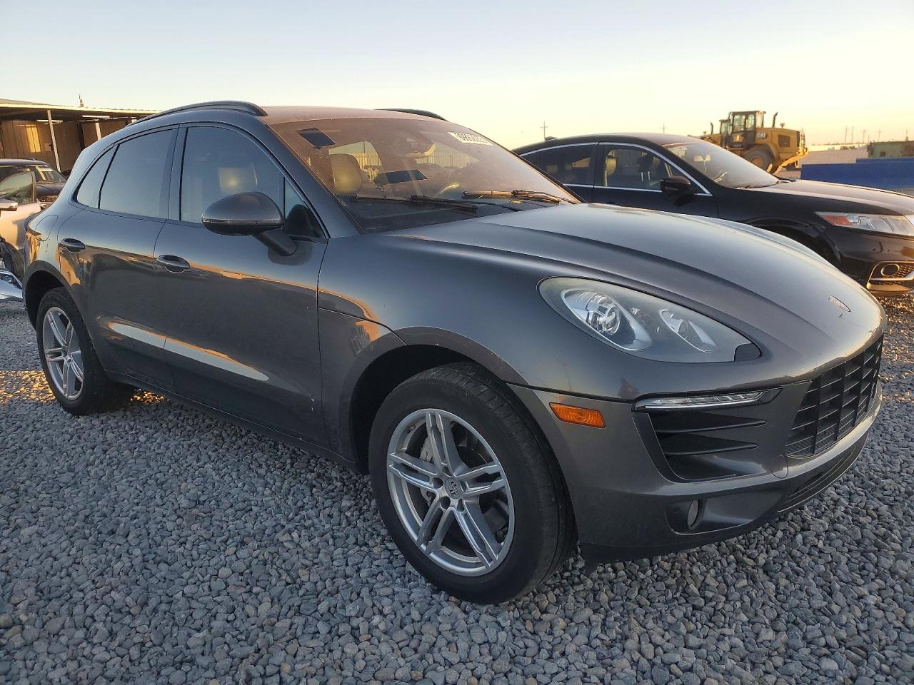 2016 PORSCHE MACAN S photo 4