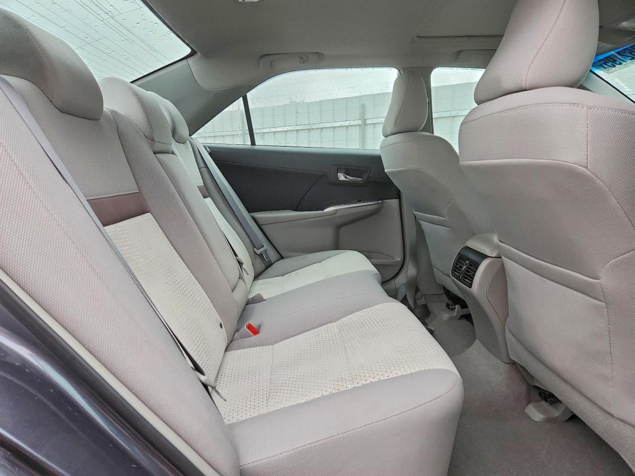 2014 TOYOTA CAMRY L photo 10