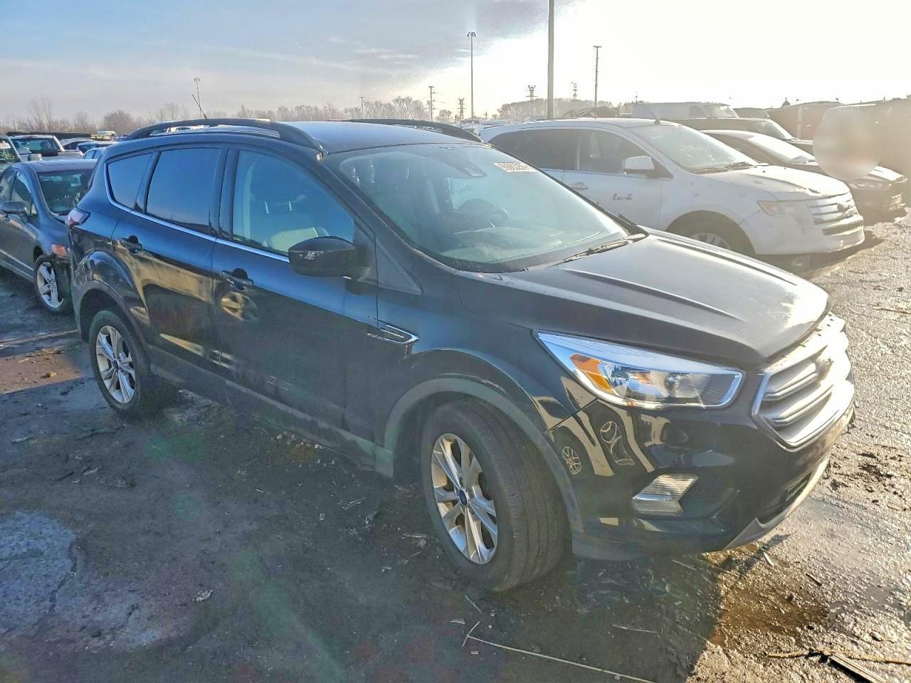 2018 FORD ESCAPE SE photo 4