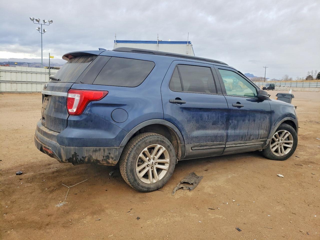 2017 FORD EXPLORER photo 3