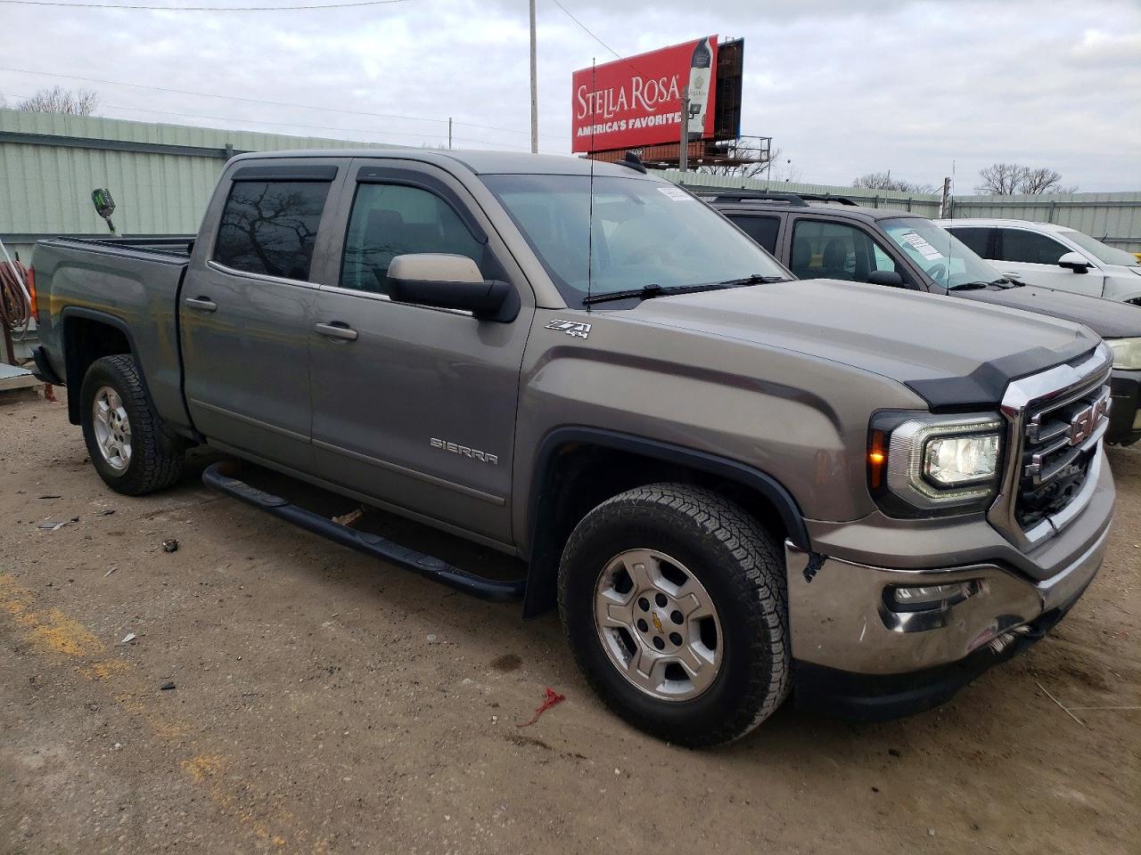 2017 GMC SIERRA K1500 SLE photo 4