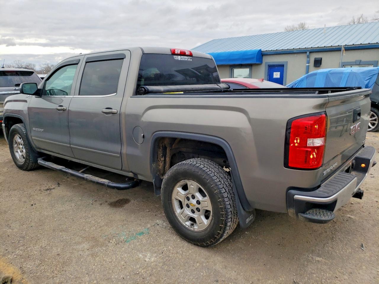 2017 GMC SIERRA K1500 SLE photo 2