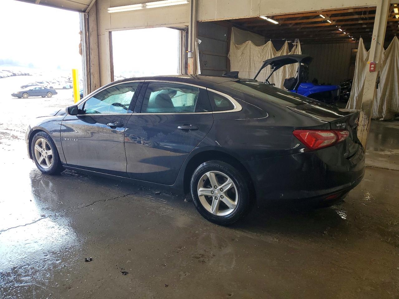 2022 CHEVROLET MALIBU LT photo 2