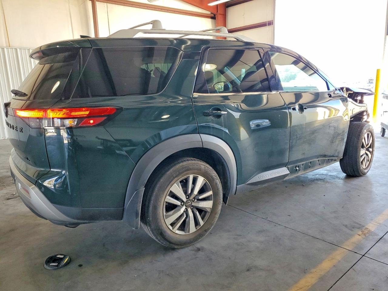 2023 NISSAN PATHFINDER SL photo 3