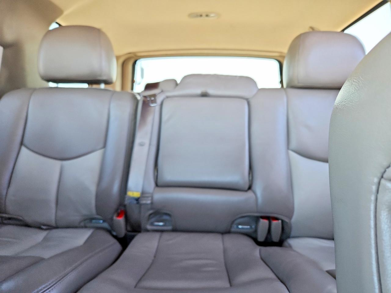 2003 GMC YUKON DENALI photo 10