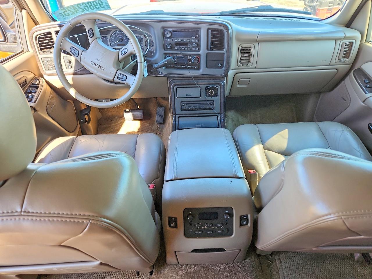 2003 GMC YUKON DENALI photo 8