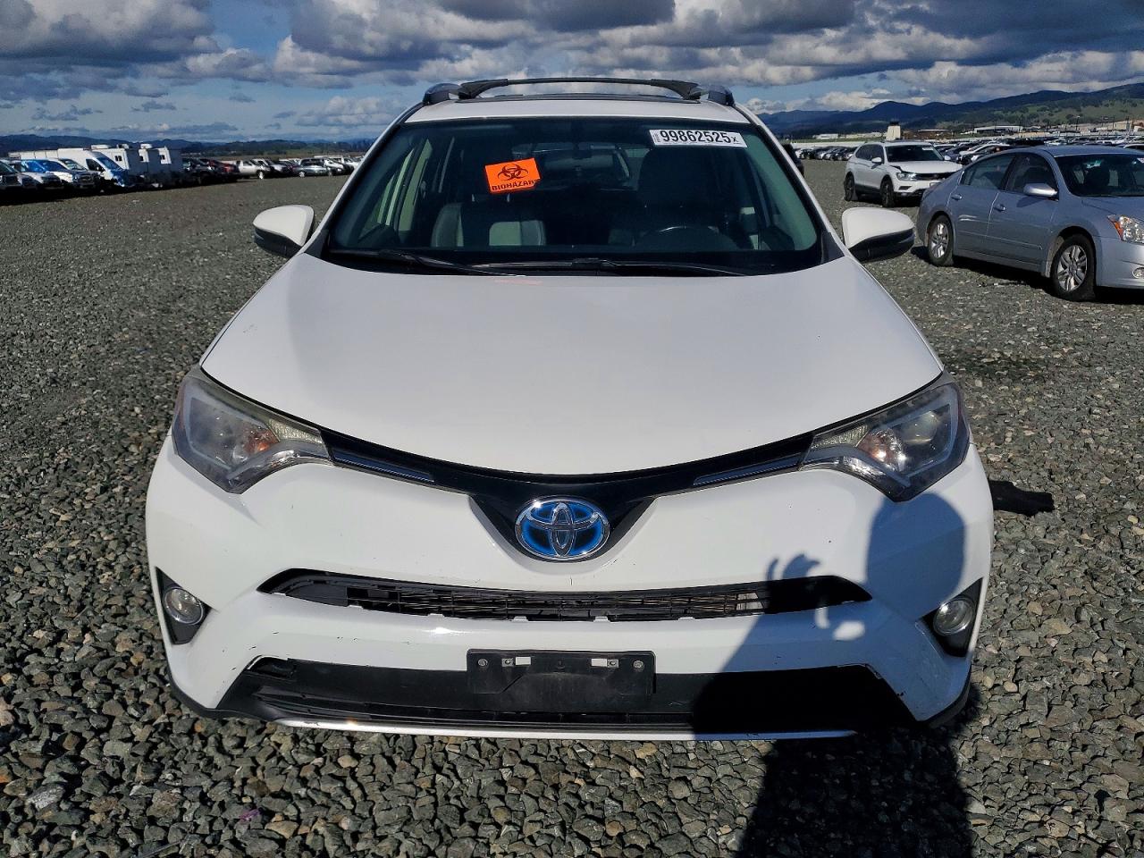 2016 TOYOTA RAV4 HV XLE photo 5