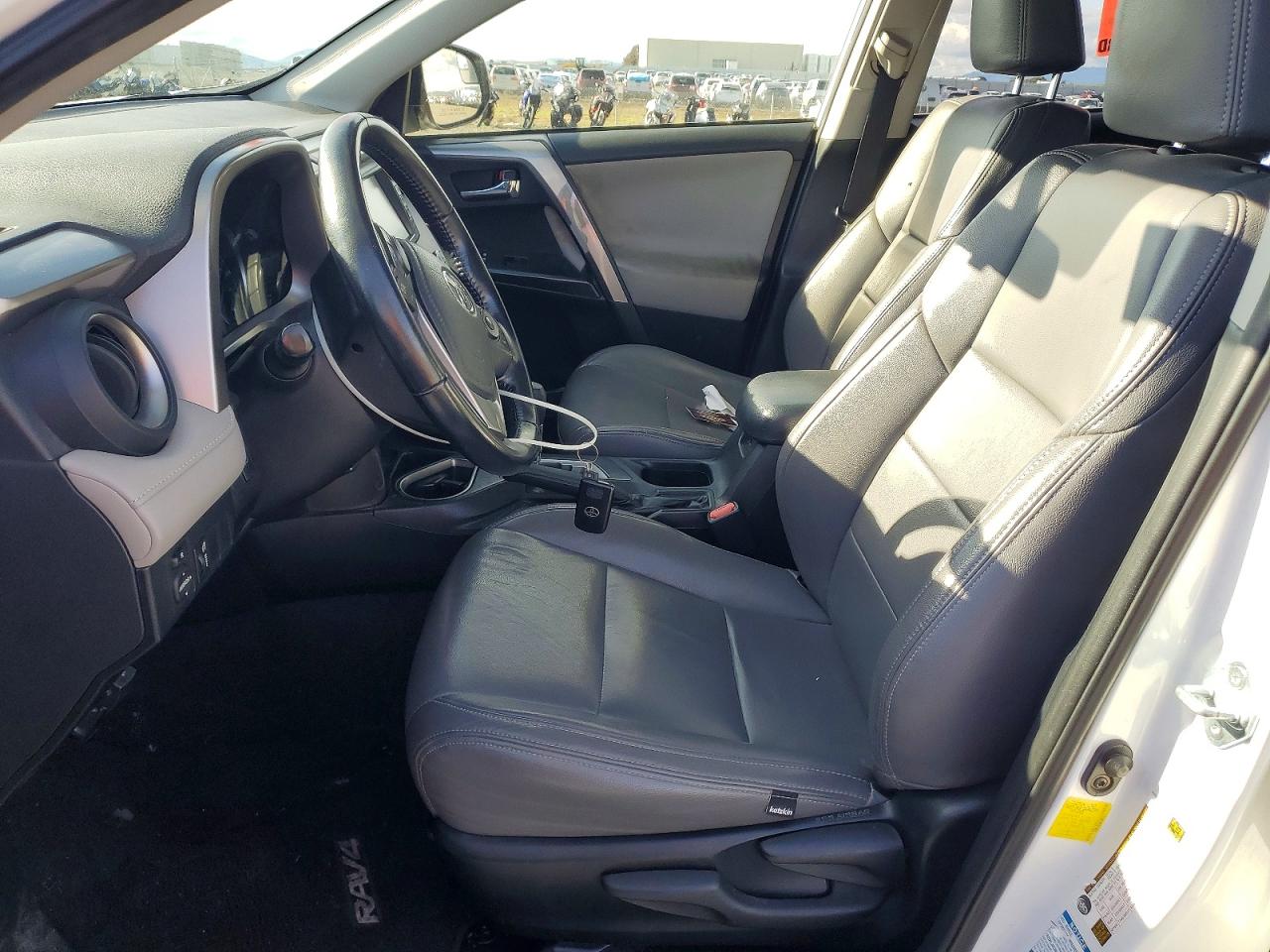 2016 TOYOTA RAV4 HV XLE photo 7