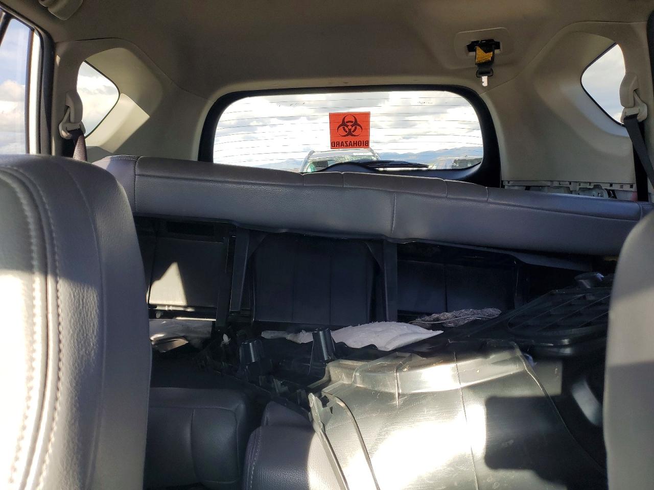 2016 TOYOTA RAV4 HV XLE photo 10