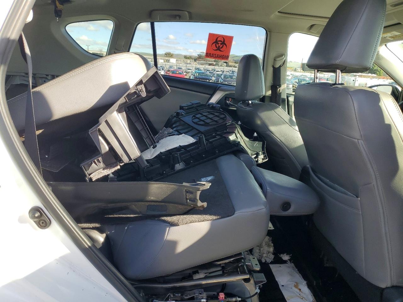 2016 TOYOTA RAV4 HV XLE photo 11