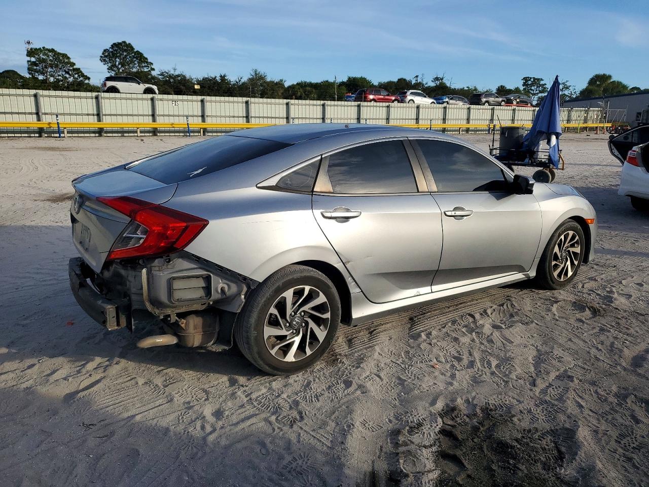 2016 HONDA CIVIC EX photo 3