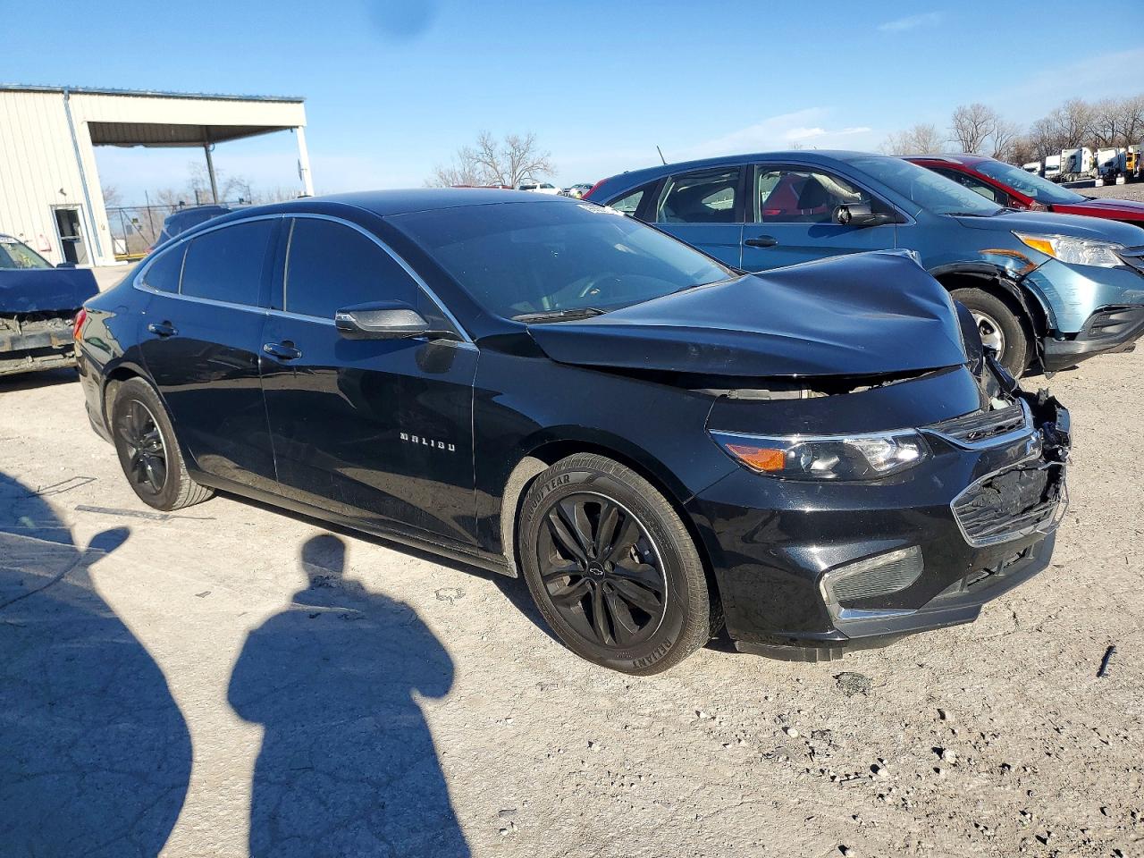 2017 CHEVROLET MALIBU LT photo 4