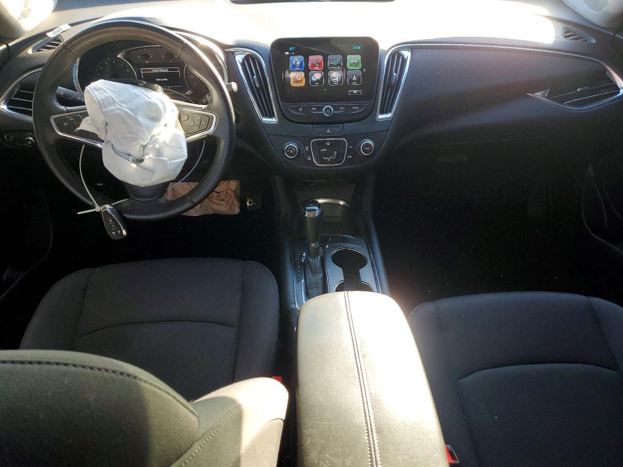 2017 CHEVROLET MALIBU LT photo 8