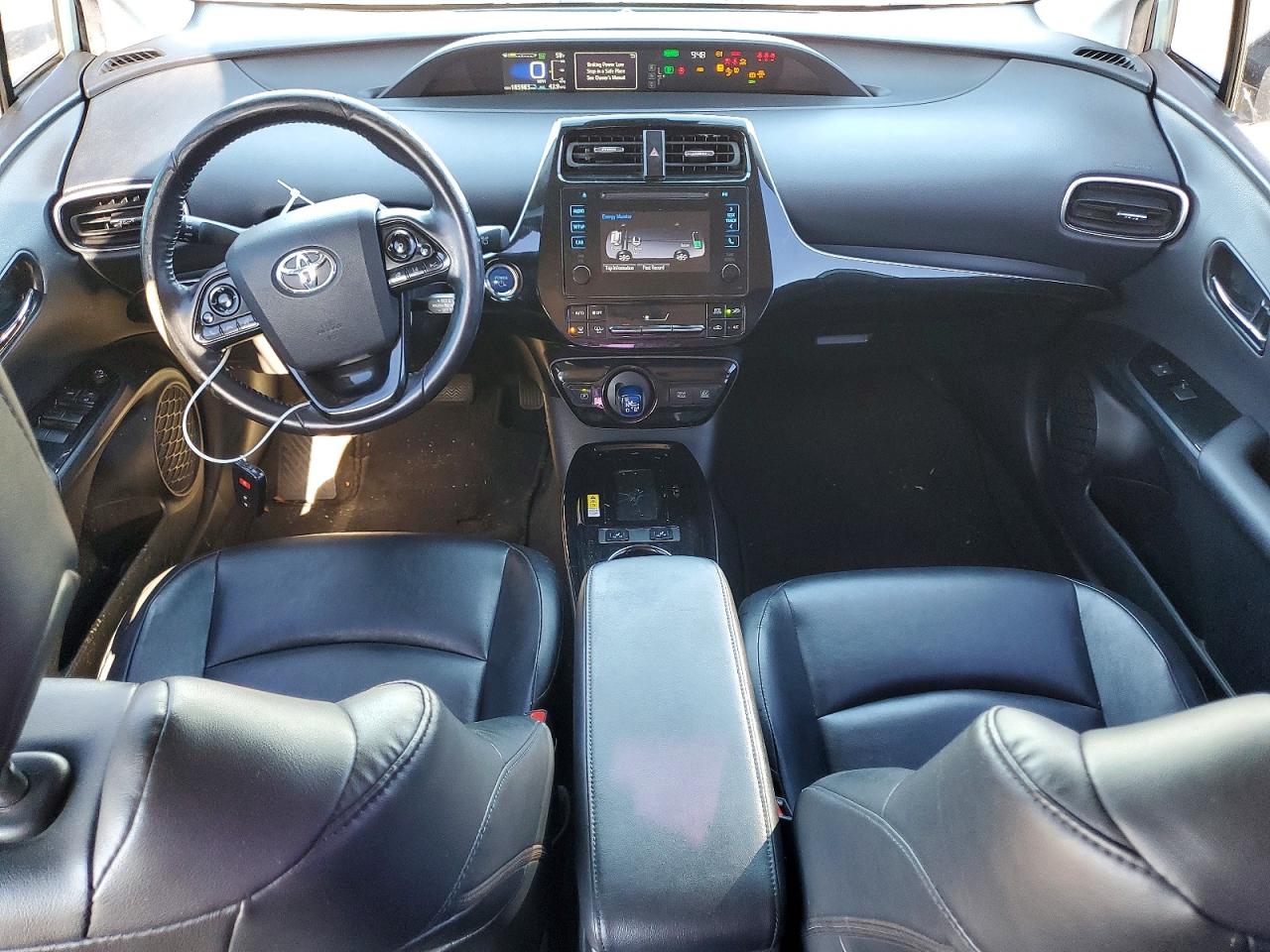 2019 TOYOTA PRIUS photo 8
