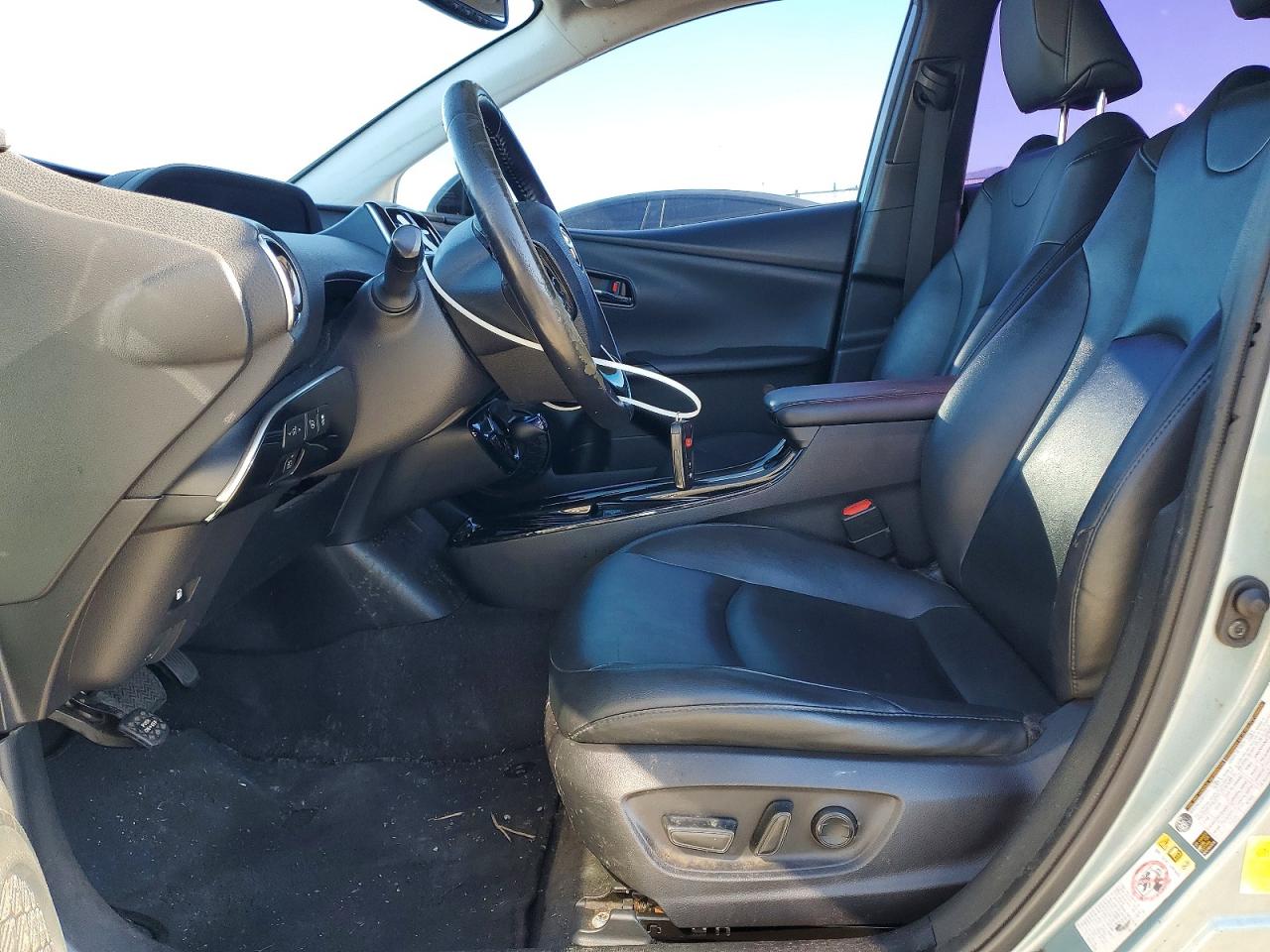 2019 TOYOTA PRIUS photo 7
