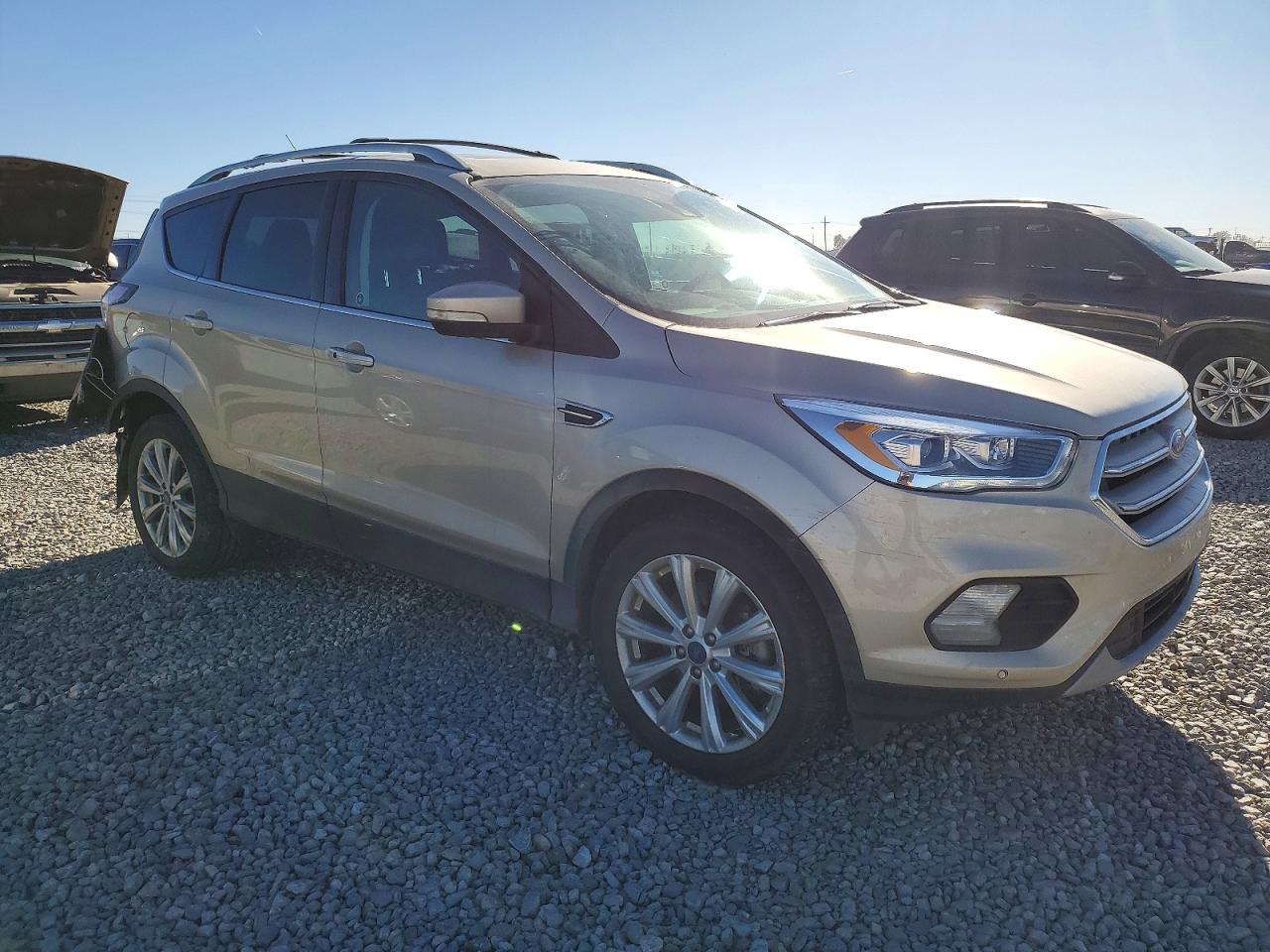 2017 FORD ESCAPE TITANIUM photo 4