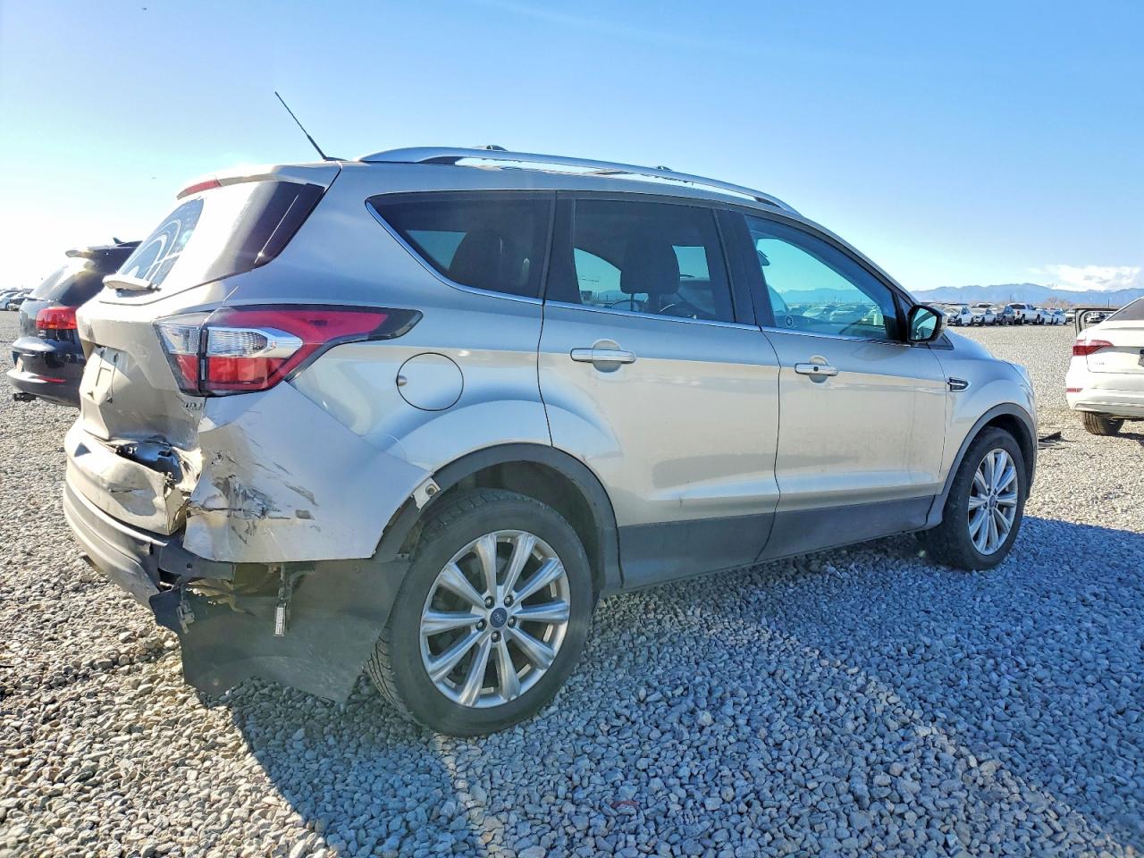2017 FORD ESCAPE TITANIUM photo 3