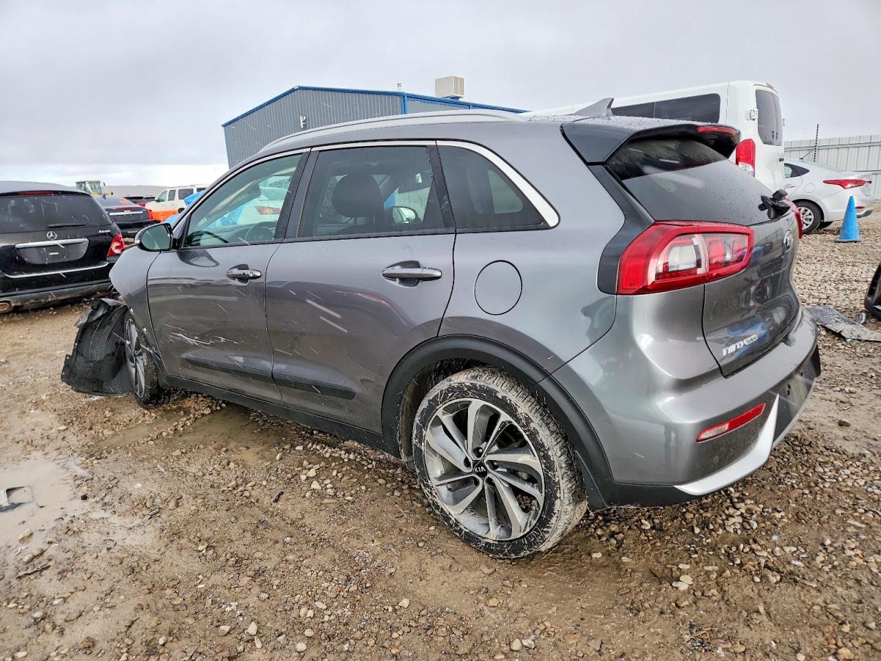 2017 KIA NIRO TOURING photo 2