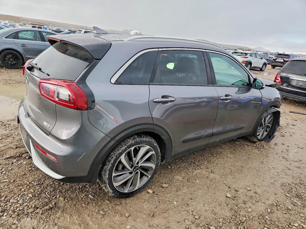 2017 KIA NIRO TOURING photo 3