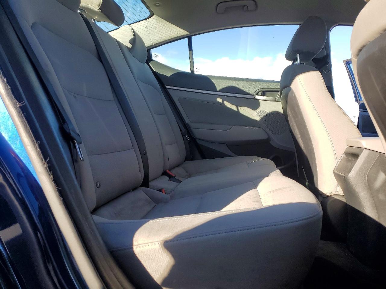 2018 HYUNDAI ELANTRA SEL photo 19