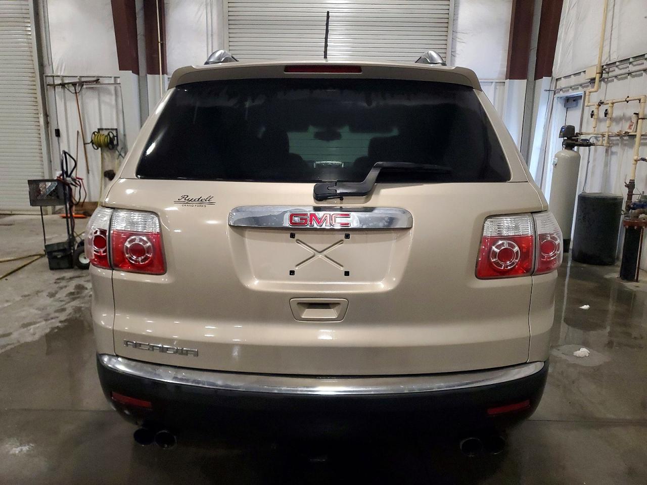 2009 GMC ACADIA SLE photo 6