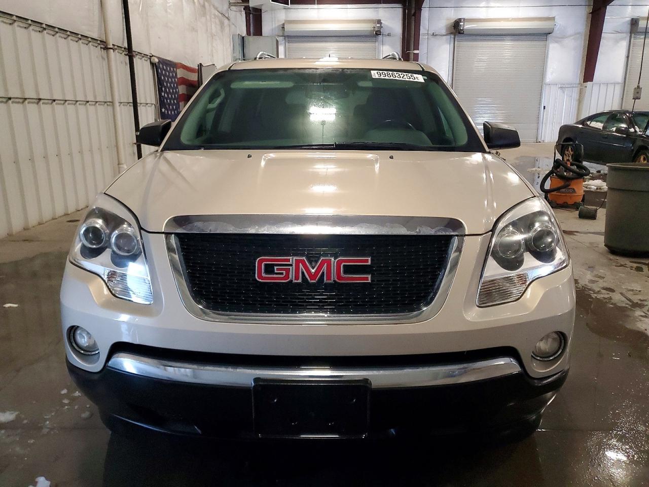 2009 GMC ACADIA SLE photo 5