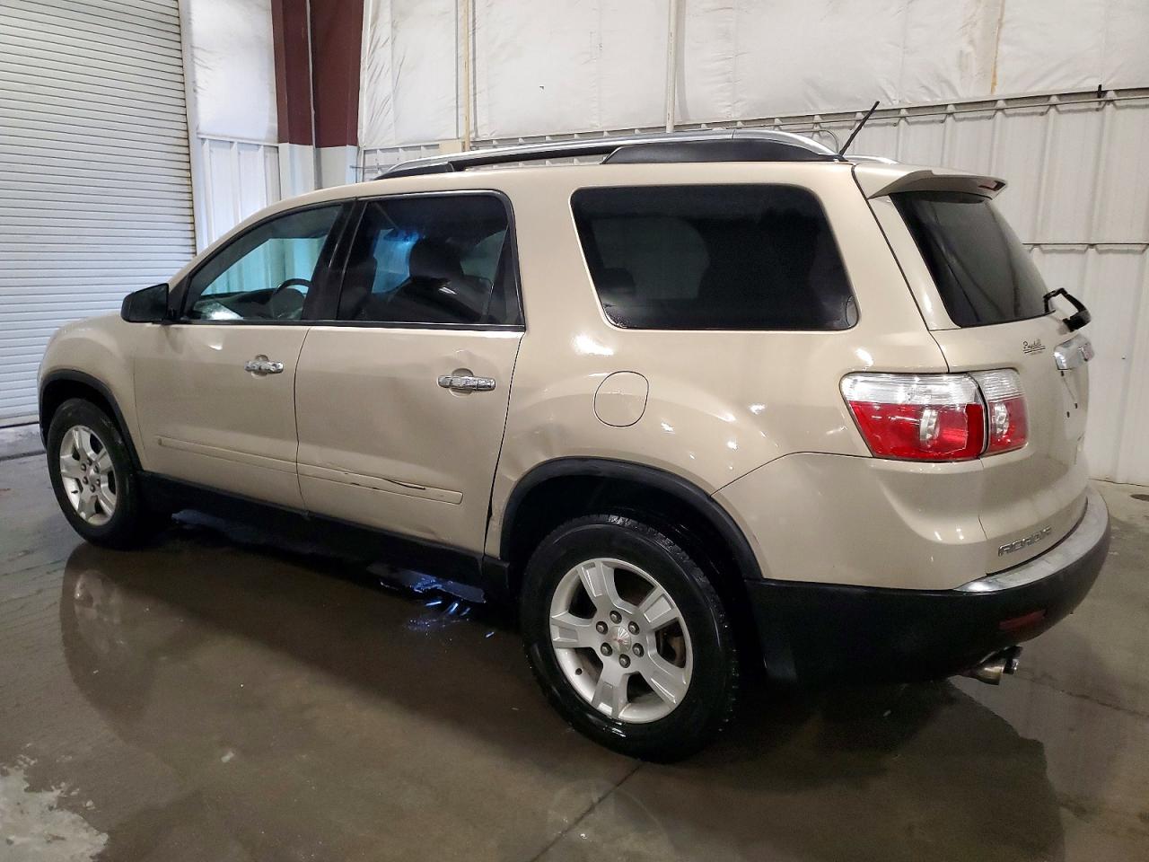 2009 GMC ACADIA SLE photo 2