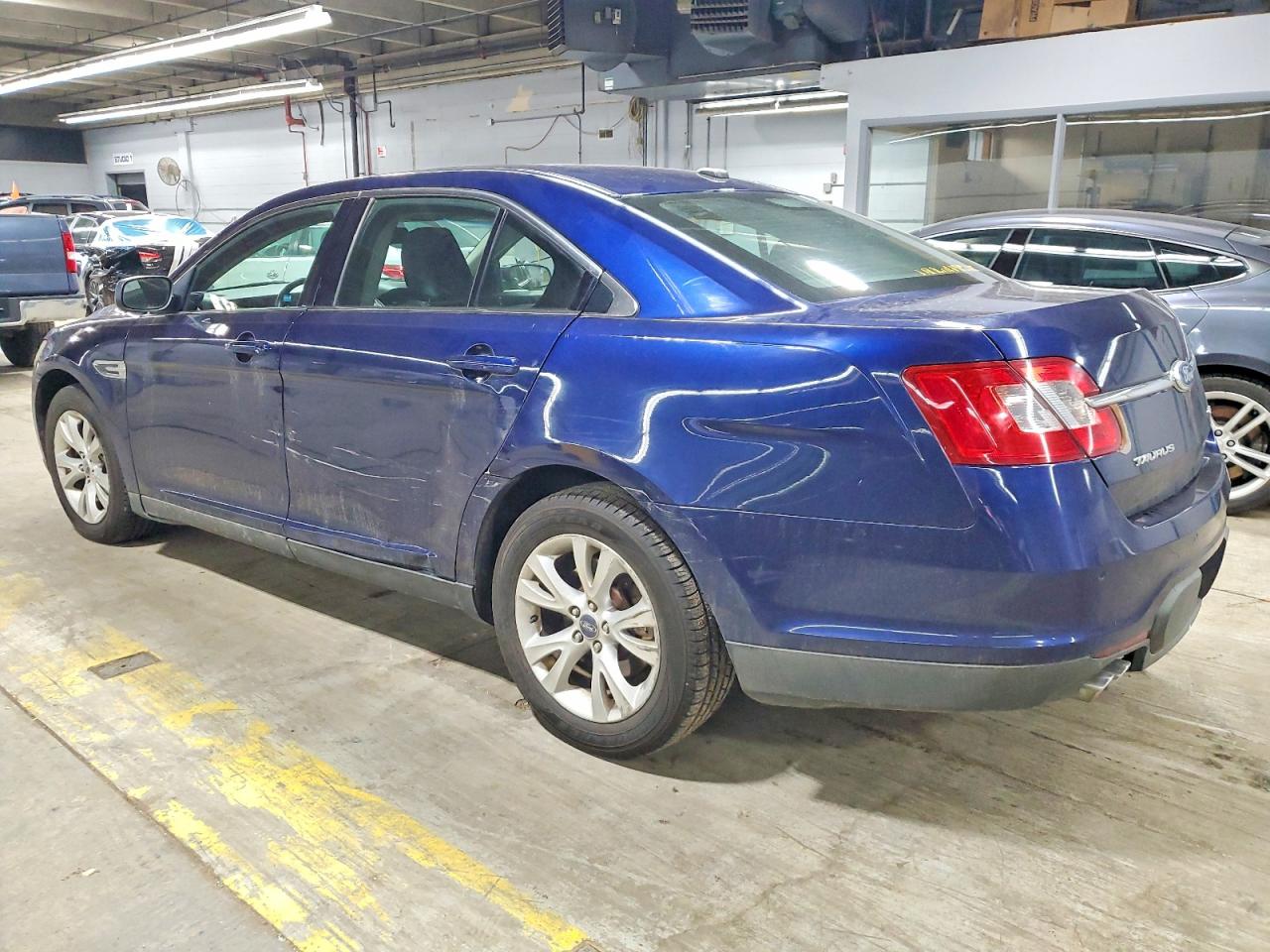 2011 FORD TAURUS SEL photo 2