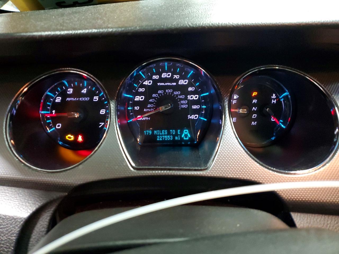 2011 FORD TAURUS SEL photo 9
