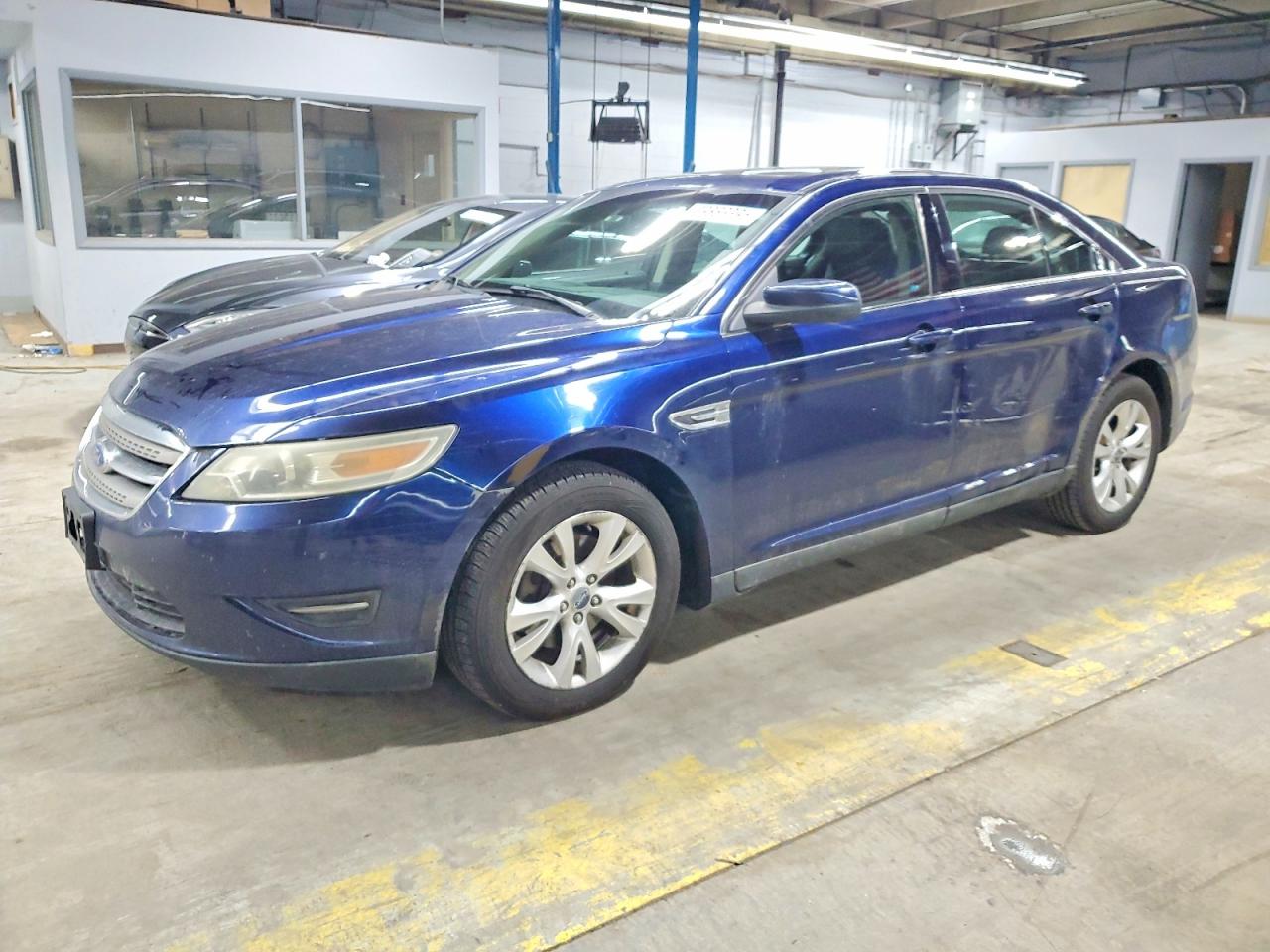 2011 FORD TAURUS