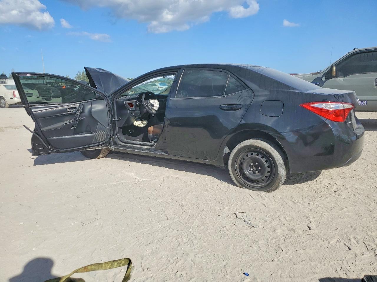 2016 TOYOTA COROLLA L photo 2