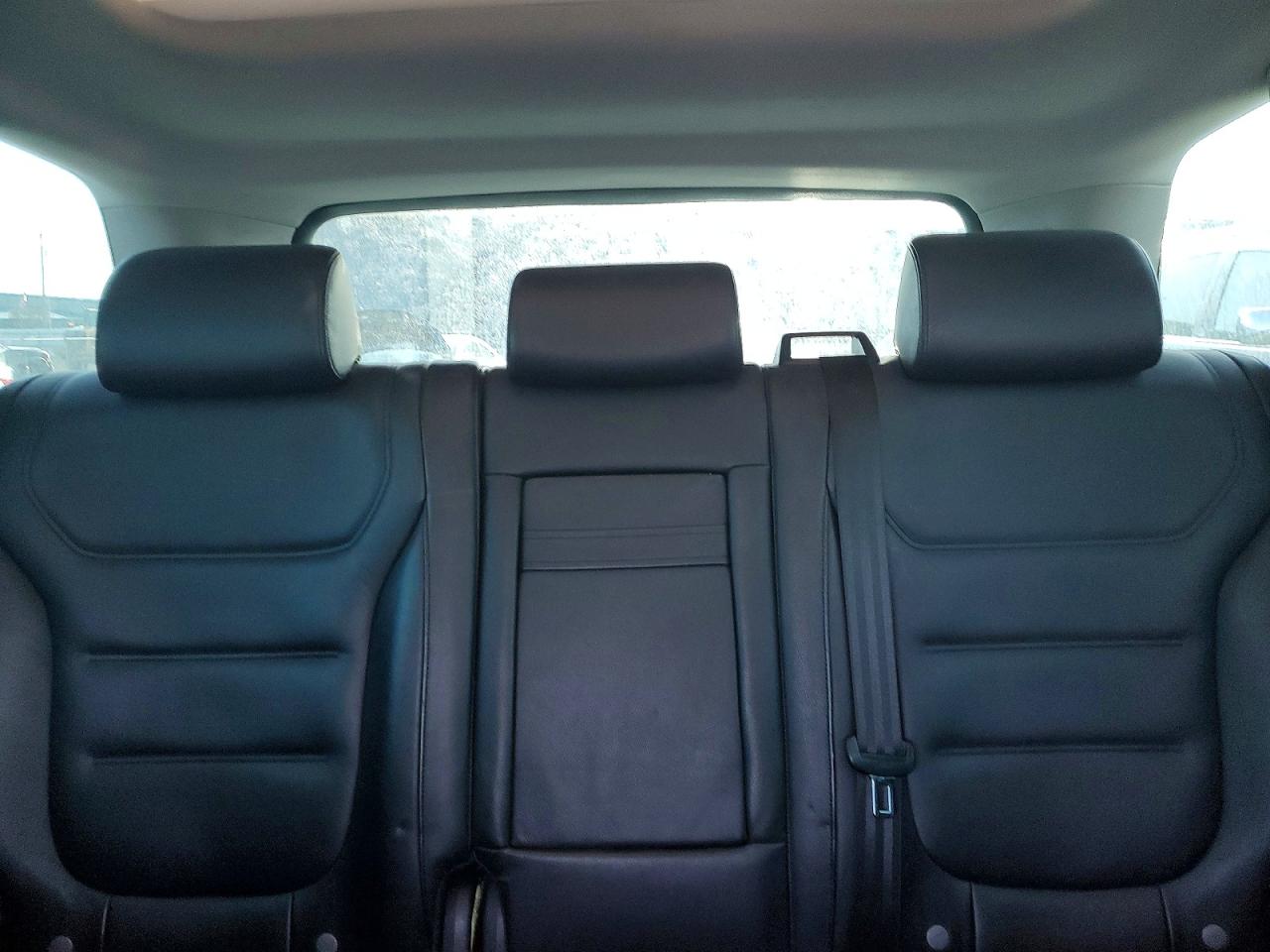2012 VOLKSWAGEN TOUAREG V6 photo 19