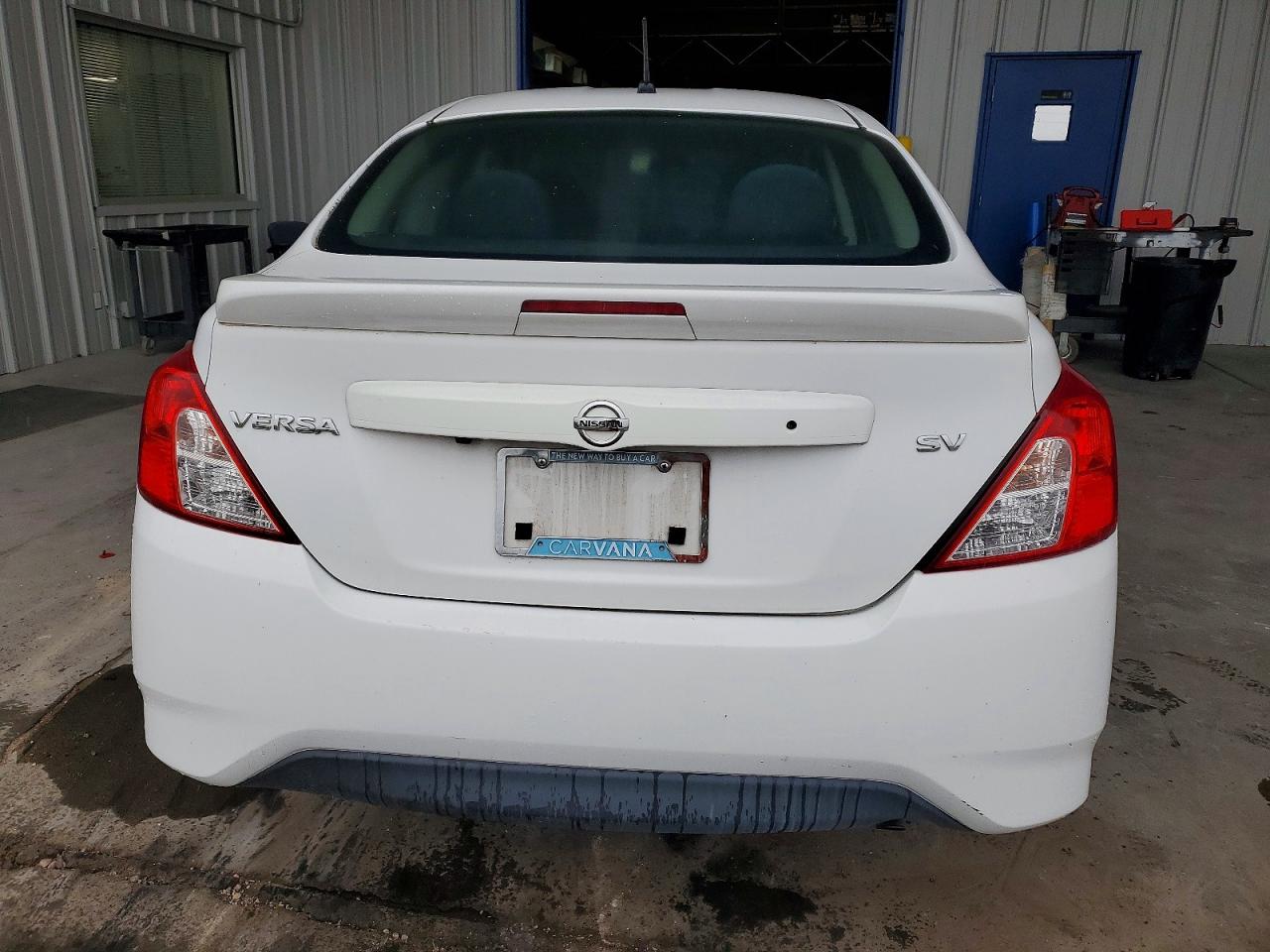 2019 NISSAN VERSA S photo 6