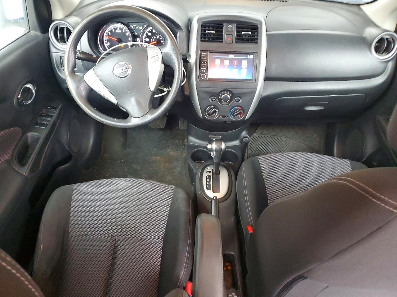 2019 NISSAN VERSA S photo 8