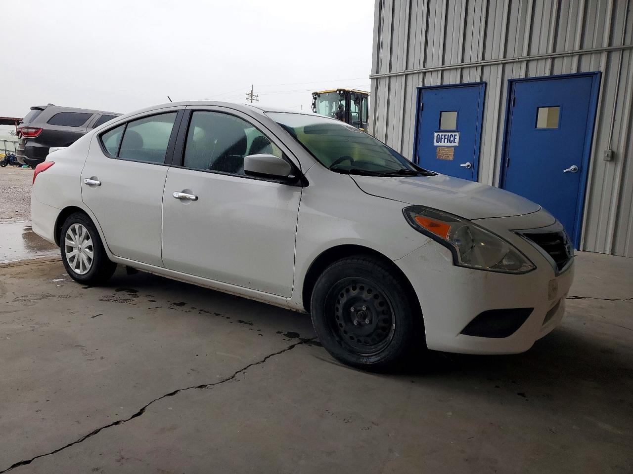 2019 NISSAN VERSA S photo 4