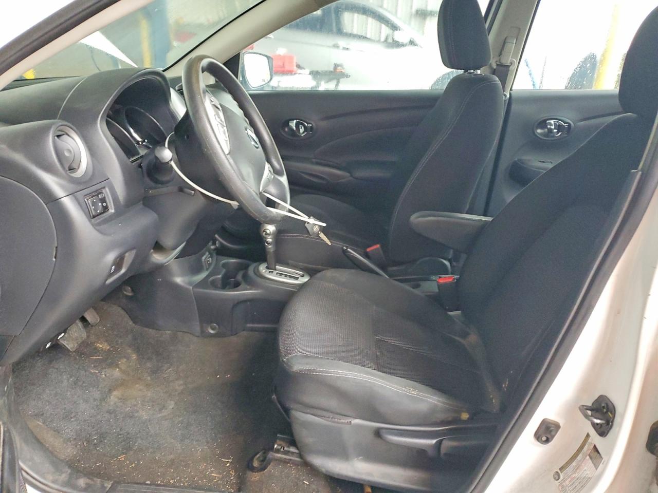 2019 NISSAN VERSA S photo 7