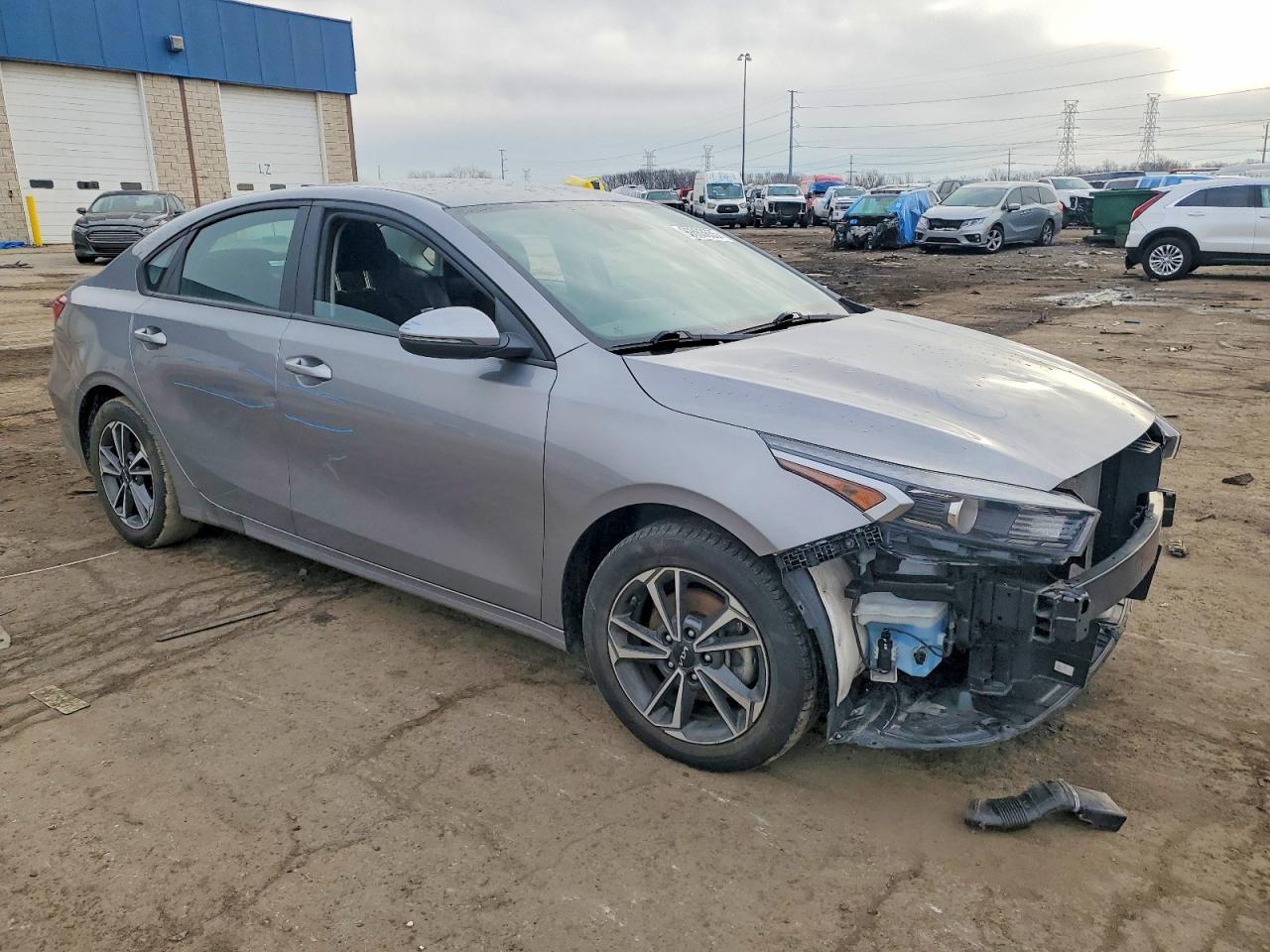 2023 KIA FORTE LX photo 4