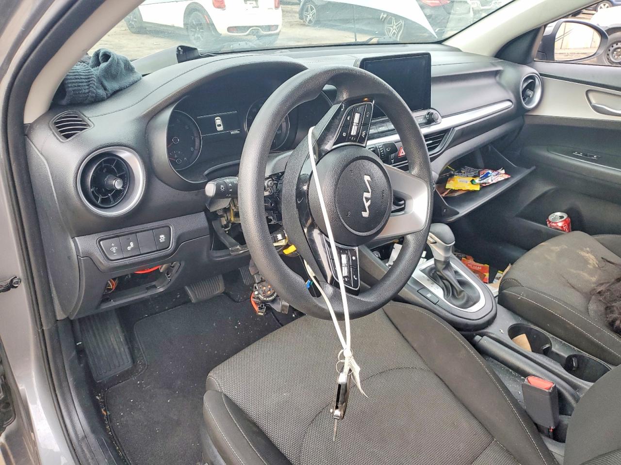 2023 KIA FORTE LX photo 8