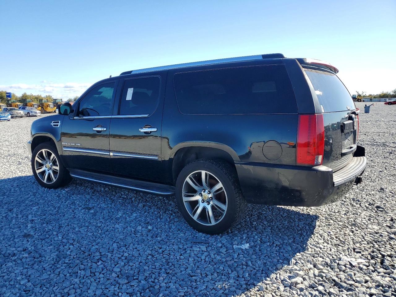 2007 CADILLAC ESCALADE ESV photo 2