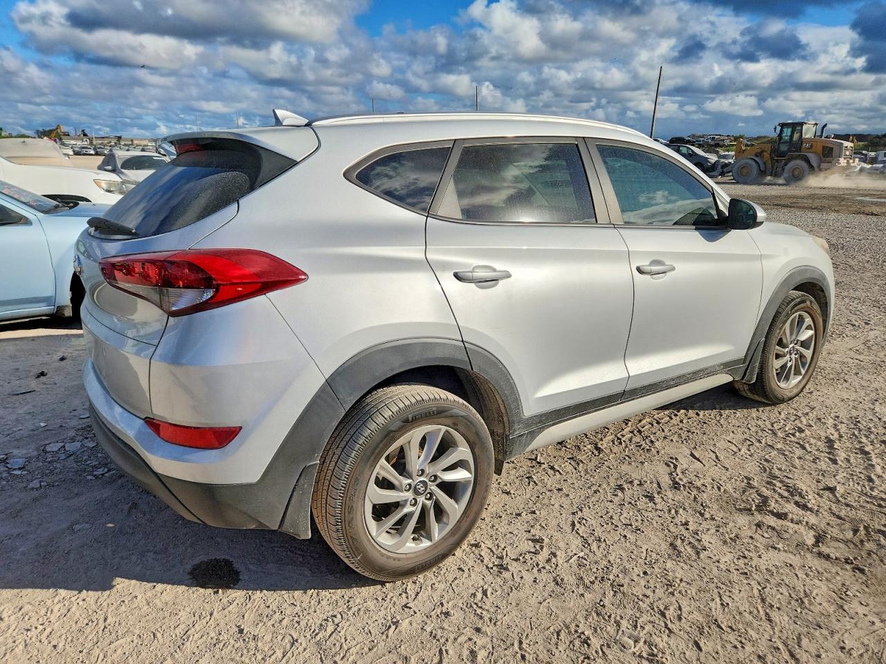 2018 HYUNDAI TUCSON photo 3