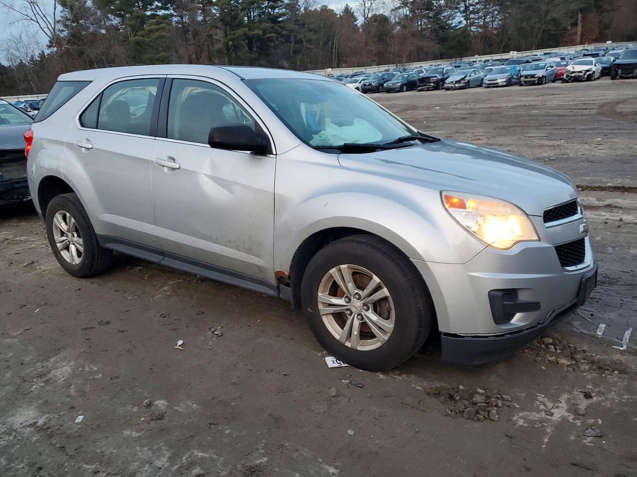 2015 CHEVROLET EQUINOX LS photo 4