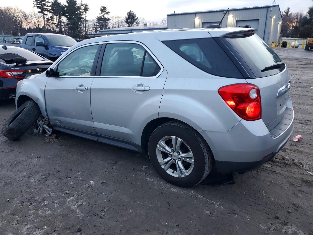 2015 CHEVROLET EQUINOX LS photo 2