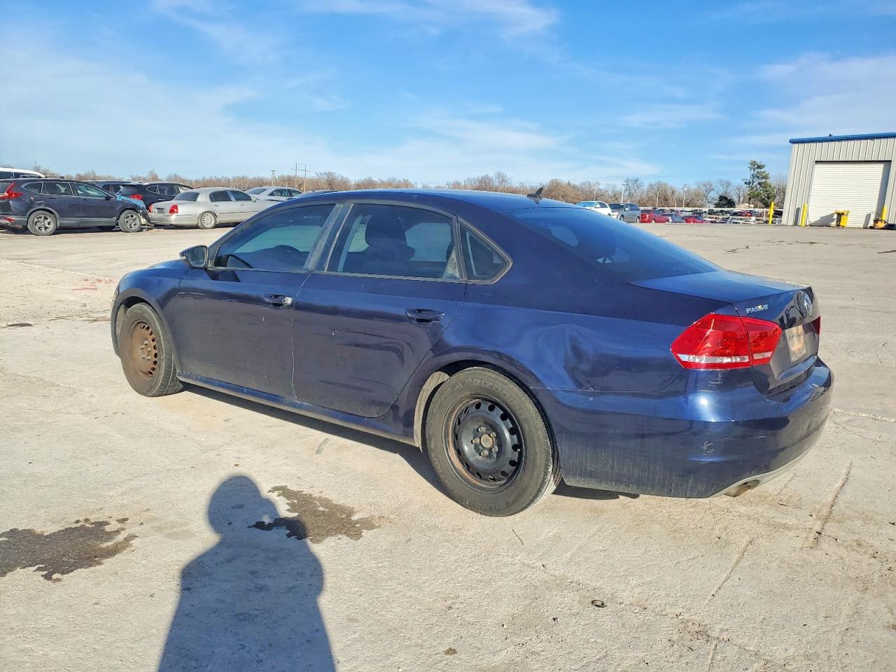 2012 VOLKSWAGEN PASSAT S photo 2